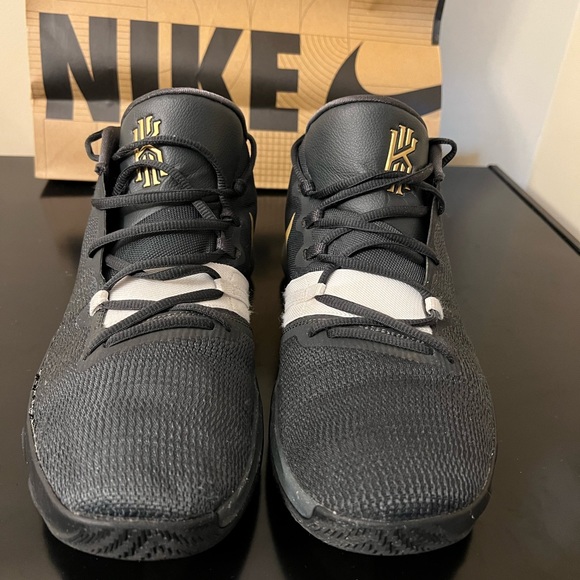 Kyrie Flytrap (size 12) - Picture 9 of 11